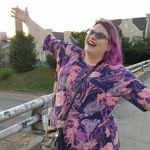 Meet your Posher, Lizishloveish